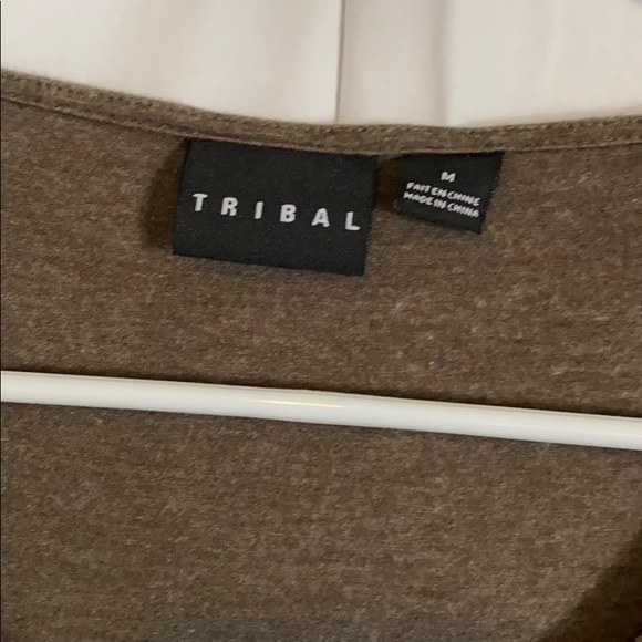 Tribal top with 3/4 sleeves - Picture 2 of 9